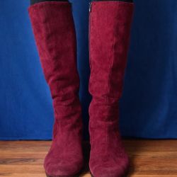 Red Knee-High Suede Boots – Women’s Size 10.5 – Chic & Bold