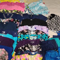 Women's  Scrubs - Sizes Vary,M,L,XL
