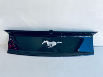 2015-2017 FORD MUSTANG REAR TRUNK DECK LID MOULDING TRIM  WITH CAMERA OEM