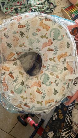 Boppy pillow/ nursing pillow