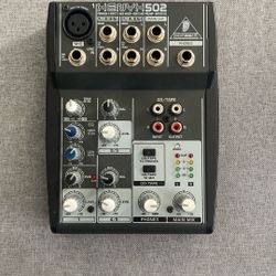 Behringer Xenyx 502 Compact Mixer – Works Great
