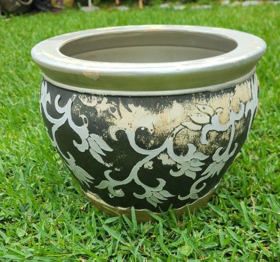 Flower Pot Planter 14 Diameter X 10.5 H