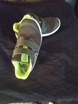 STAR RUNNER NIKE shoes boys/ tenis para niño sizes 10C