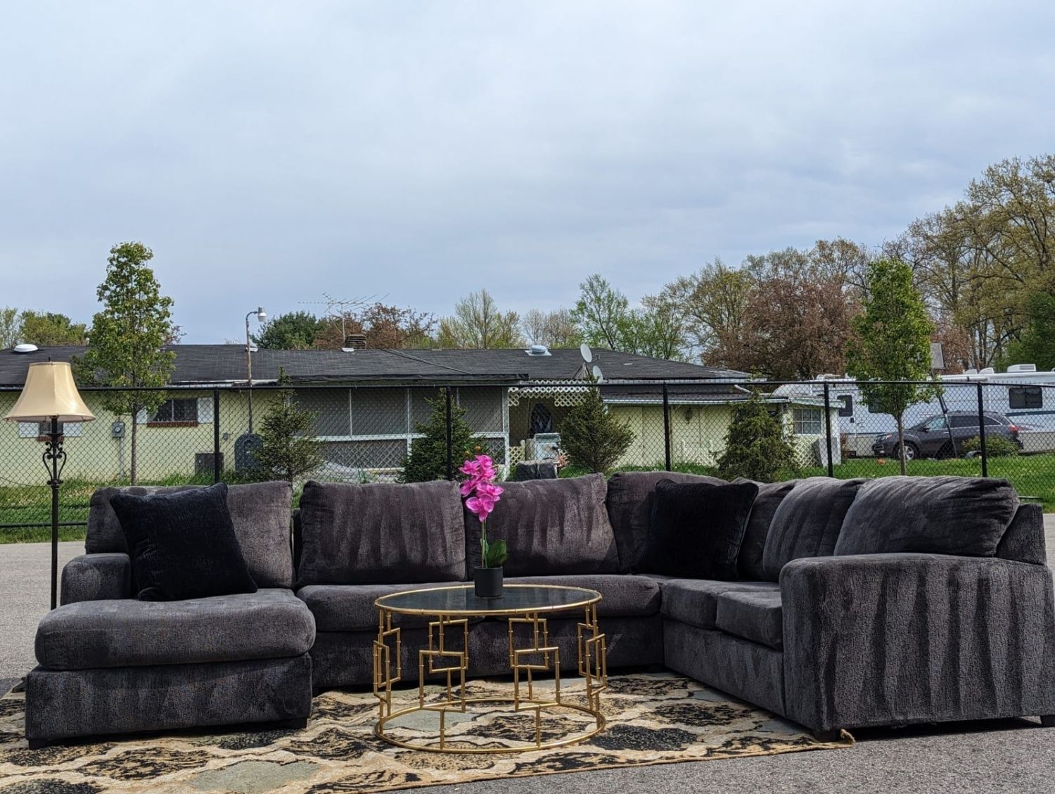 🛋️💥 Ashley Charcoal Sectional 💥 Free Delivery And Financing Available!