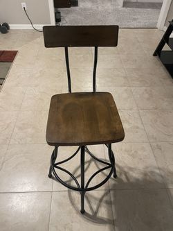 Adjustable Height bar stool
