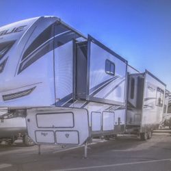 2022 ROGUE 4007G2    40ft Toyhauler 
