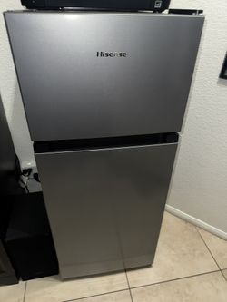 Mini Fridge (Hisense Brand)