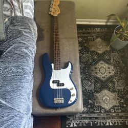 Squier P Bass 