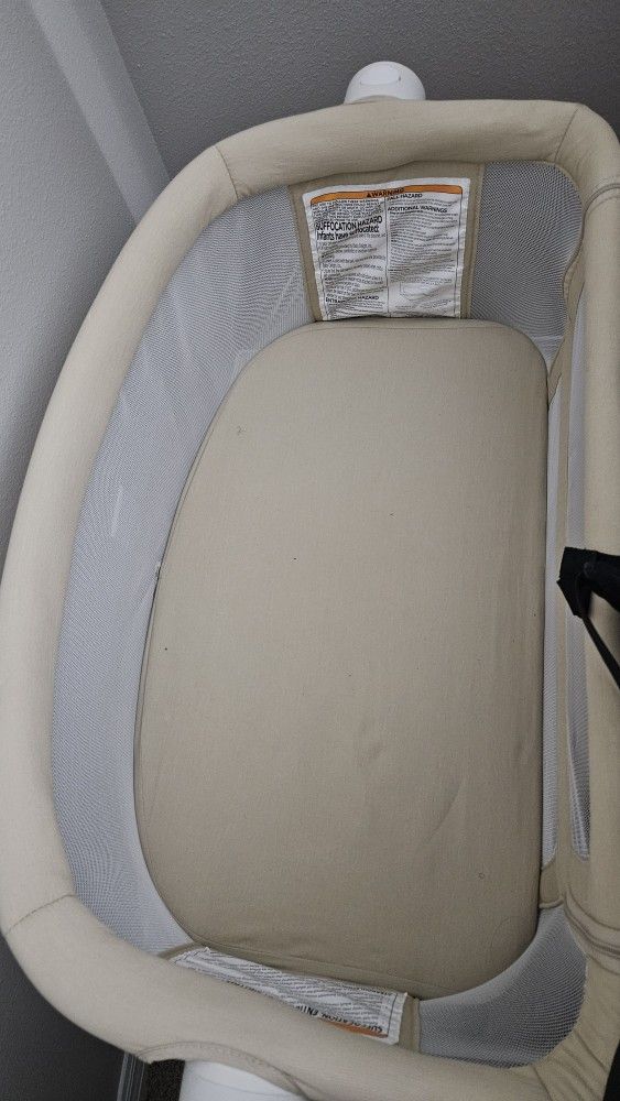 Baby Delight Bedside Bassinet