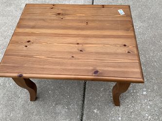 Solid Stained Wood End Table Curved Legs. Accent Table #167