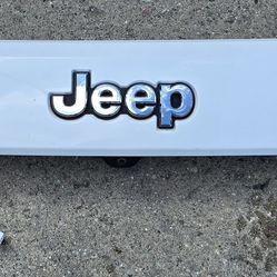 2014 2015 2016 2017 2018 JEEP GRAND CHEROKEE LIFTGATE PANEL MOLDING 