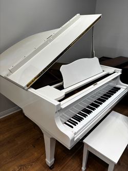 Young Chang G-157 Baby Grand Piano - White
