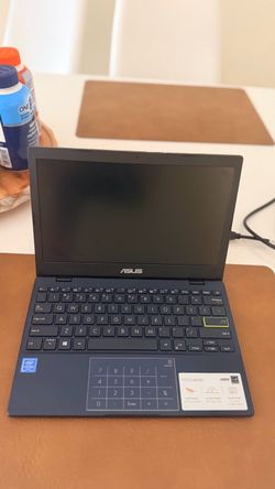 ASUS Laptop – Like New – Lightly Used