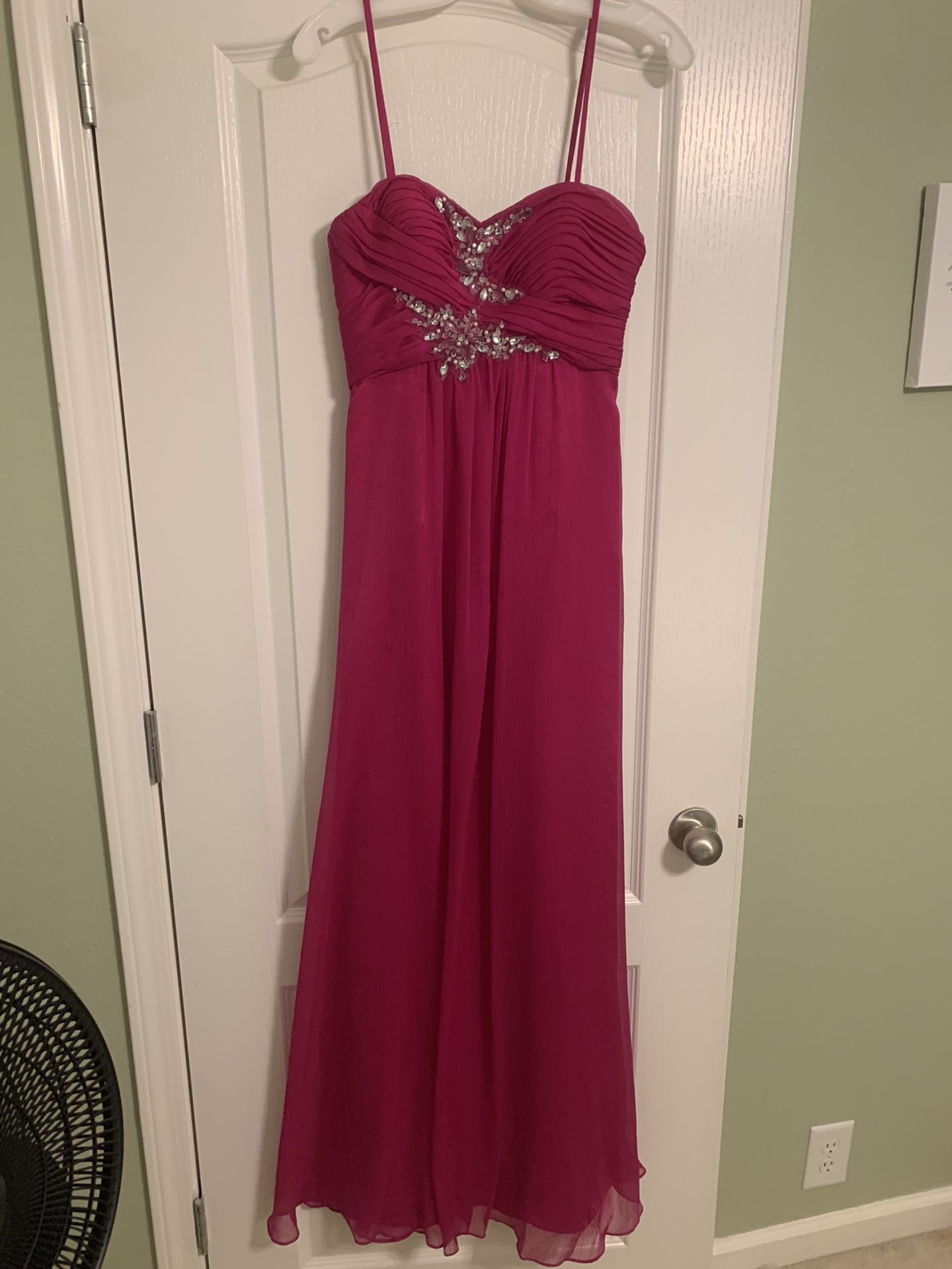 David’s Bridal Long Pink Fuchsia Formal Dress Size 2