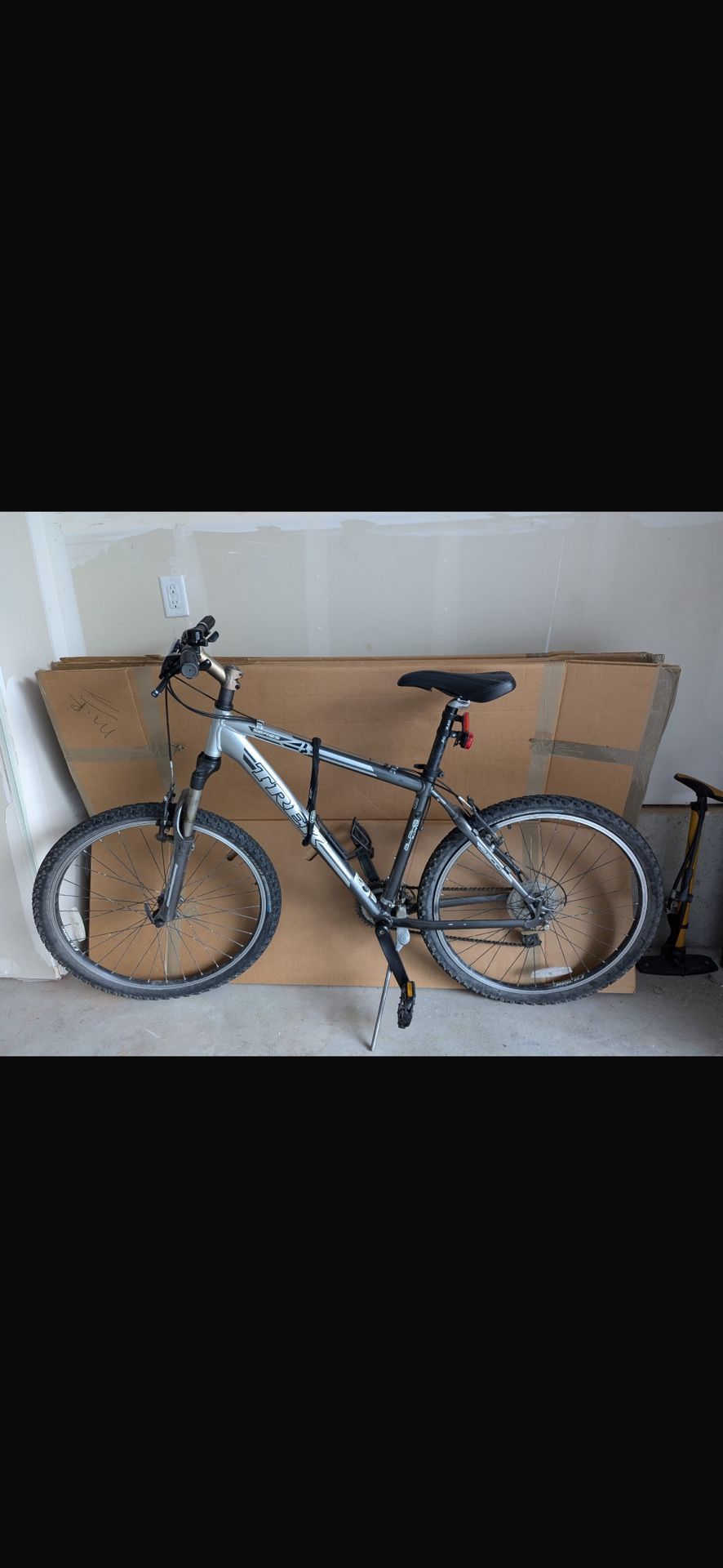 TREK Bike 4 Series 4300