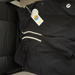 Vuori Shorts Size Large