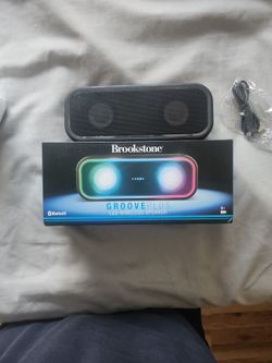 Brookstone Grooveplus LED wireless Speaker