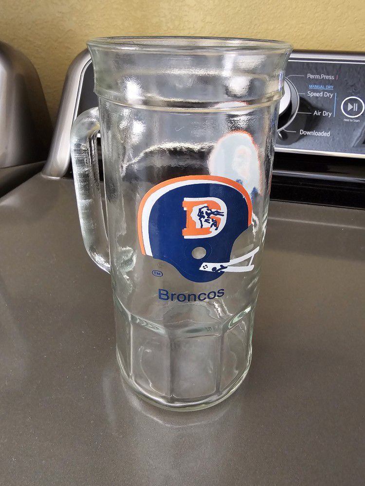 One Used Vintage 1980's Denver Broncos Old Logo Fisher Glass Beer Mug Collectible ,super cool 😎  Pick Up Only I Live In Madera CA 