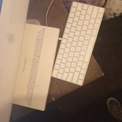 Apple Monitor and keyboard computer 50 bucks no 48