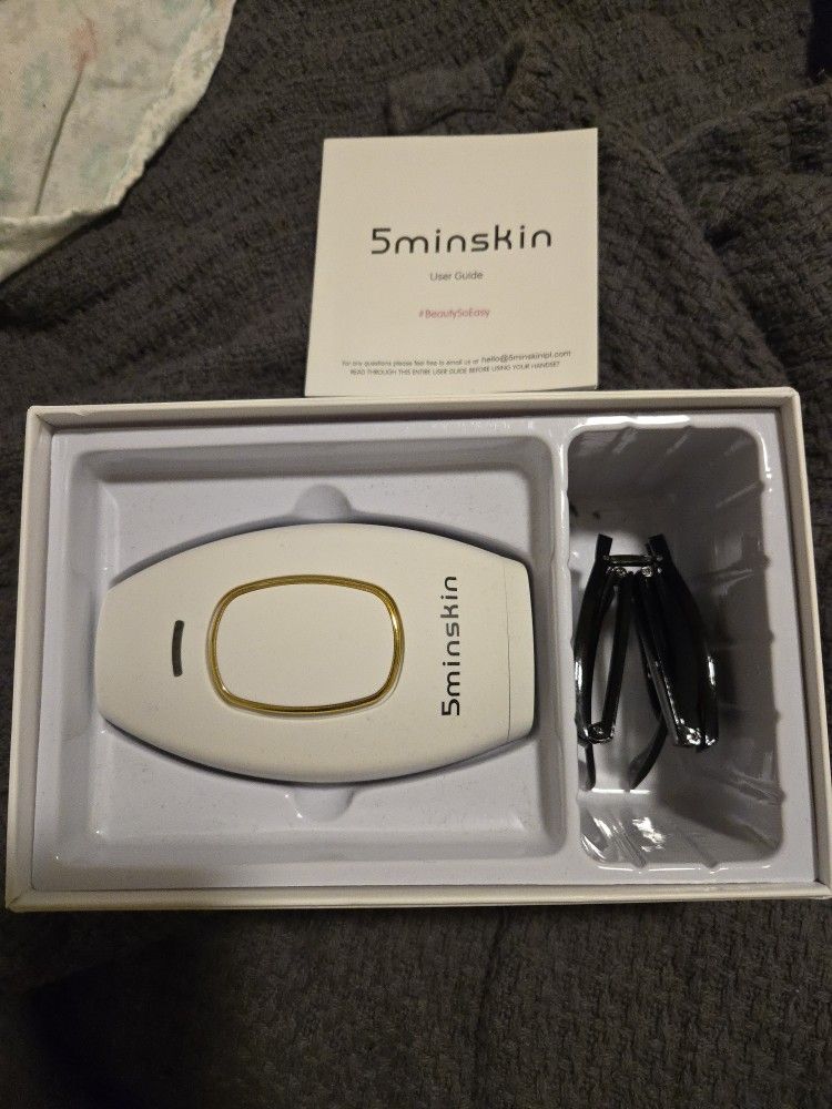 AT HOME LASER HAIR REMOVAL KIT