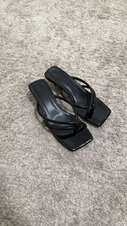 black kitten heels size 6W