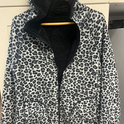 Brand New Reverseable size MEDIUM 