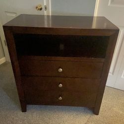 Bedroom Tv Stand/dresser 
