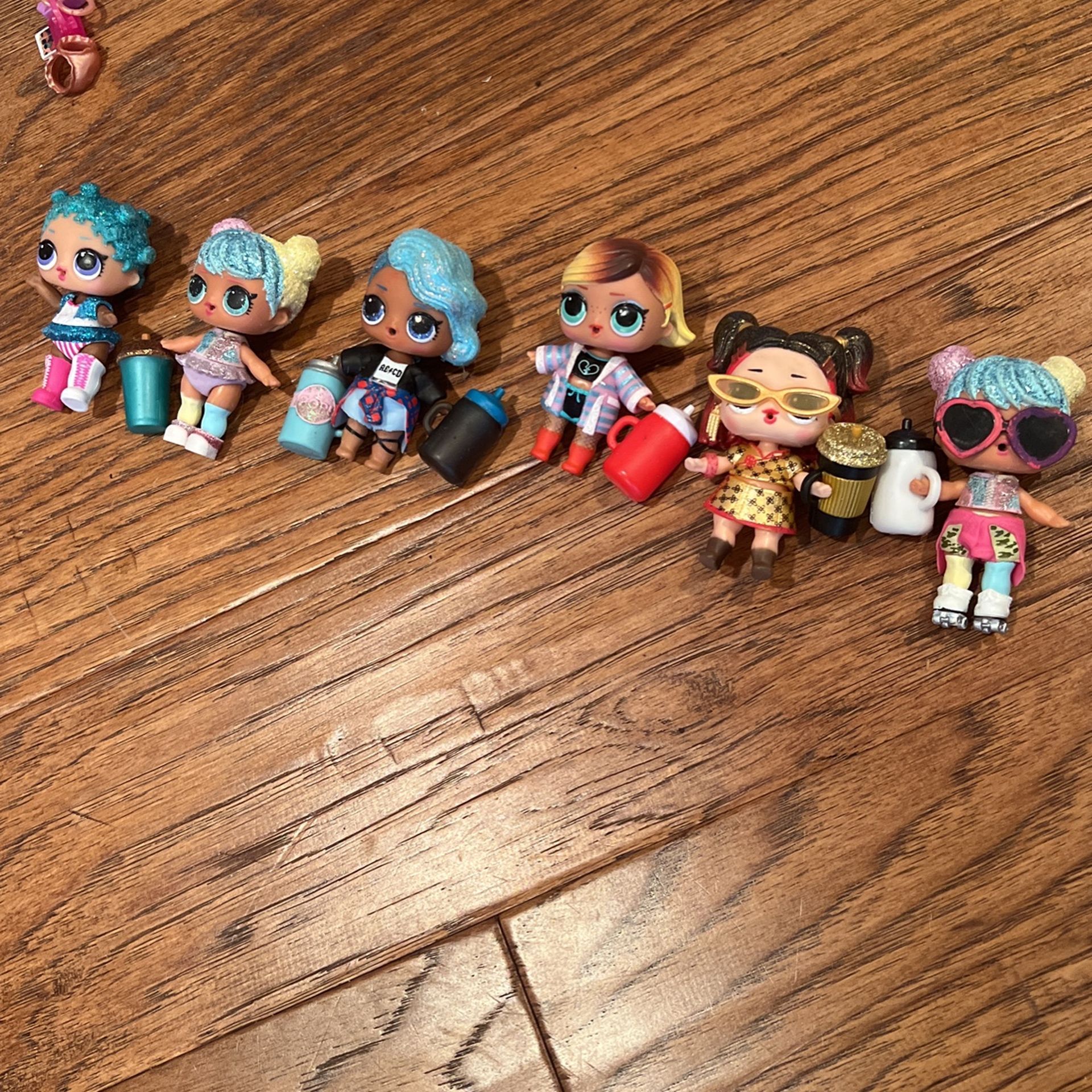 LOL Dollhouse W/ 10 LOL Dolls