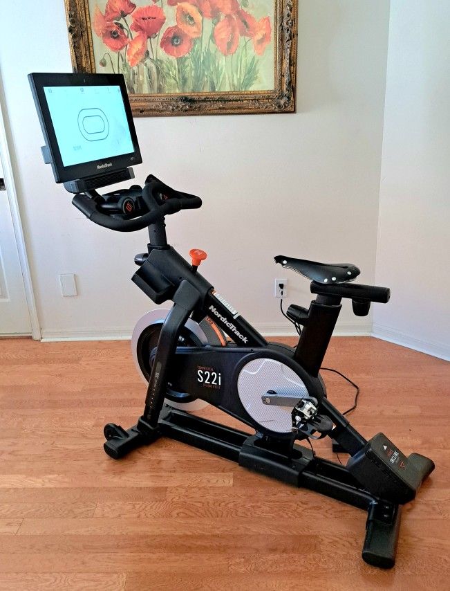 NordicTrack Commercial S22i Studio Cycle Exercise Bike W/22