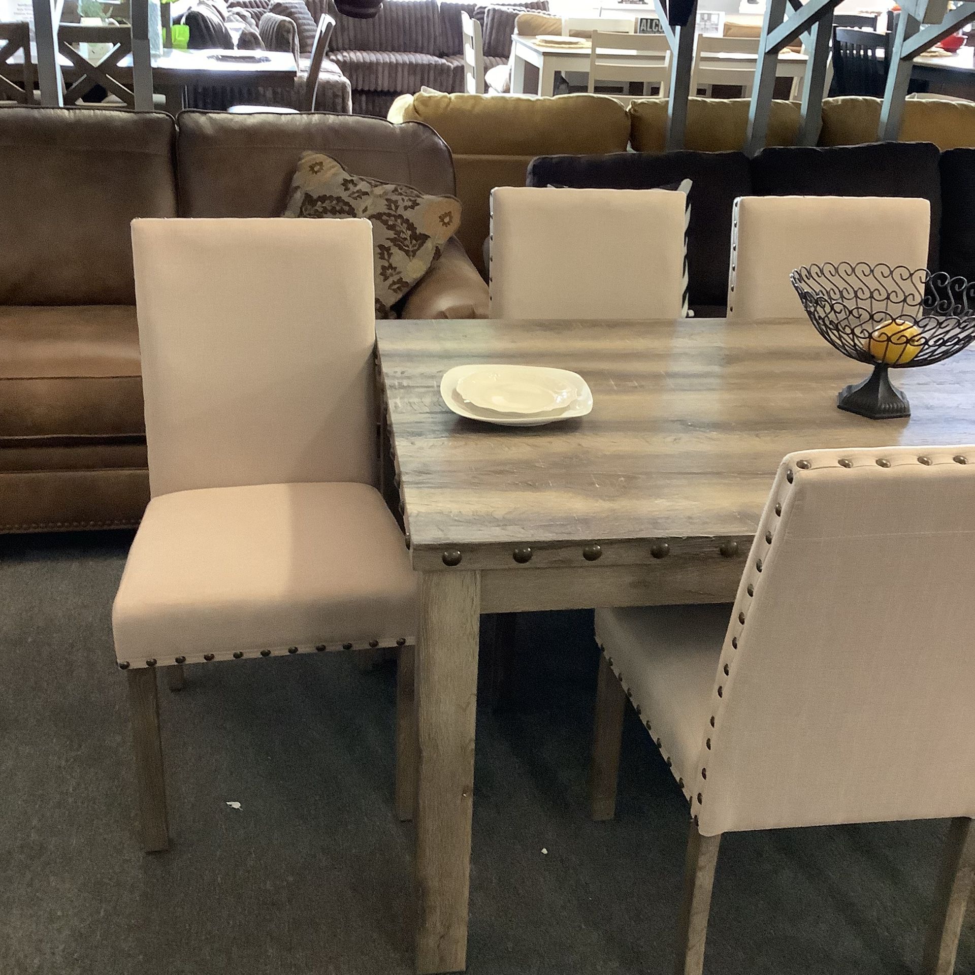 Beautiful 7pc Dining Table Set