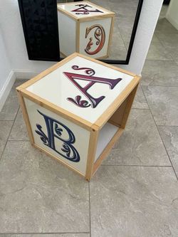 Toy storage// side table/seat