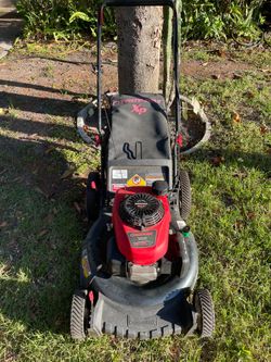 High Wheel Lawn Mower Troy-Bilt 21” cut with bag and Honda Engine