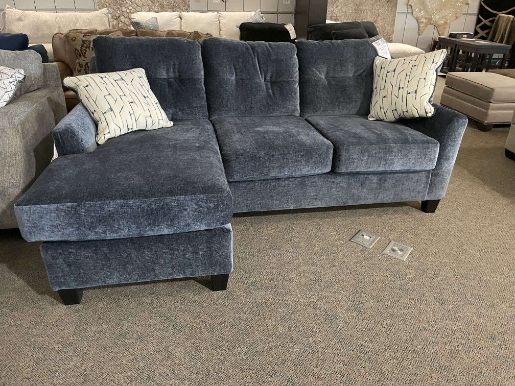 Amity Queen Sleeper Sofa /P