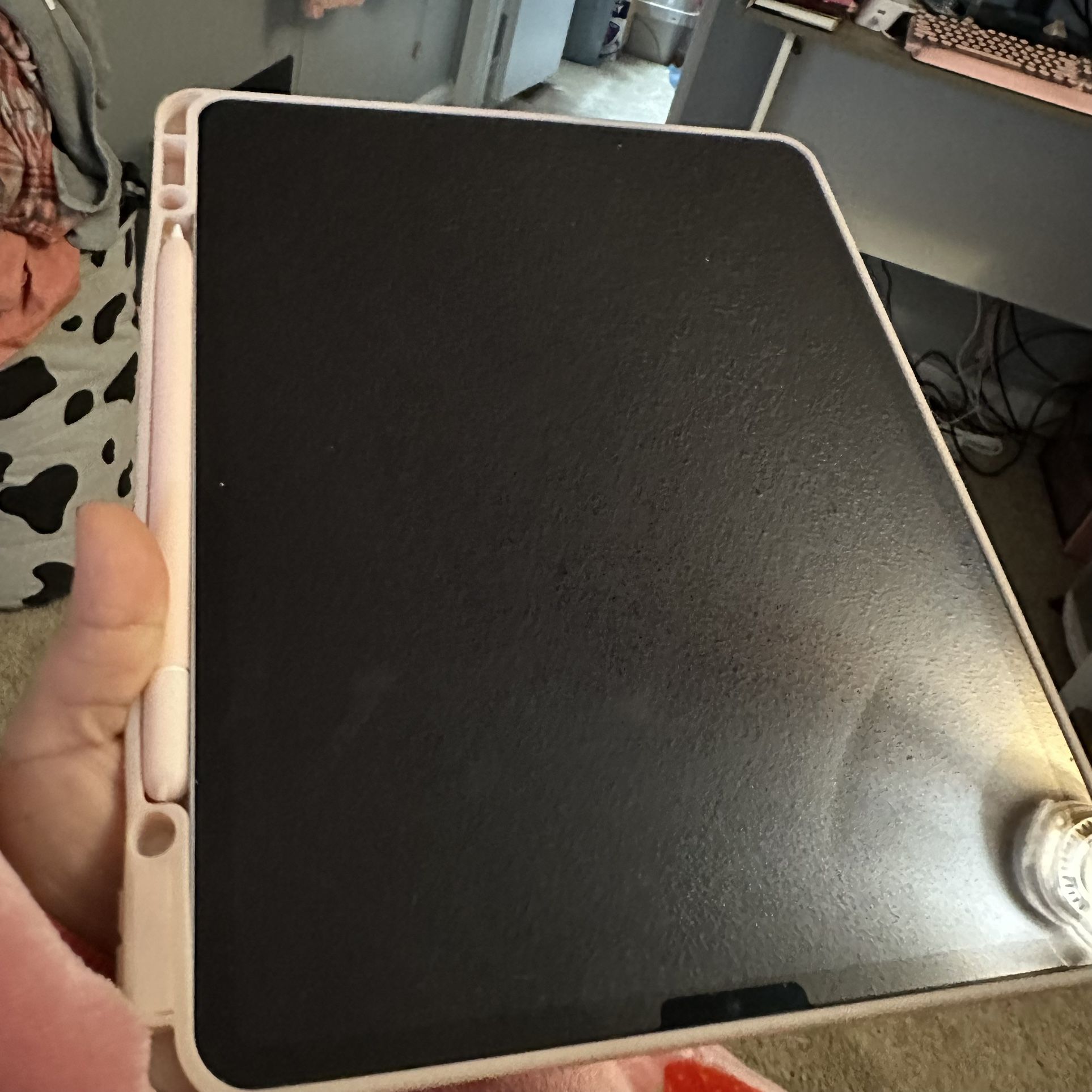 Apple iPad Pro 12.9in (6th Generation) & Apple Pencil Bundle