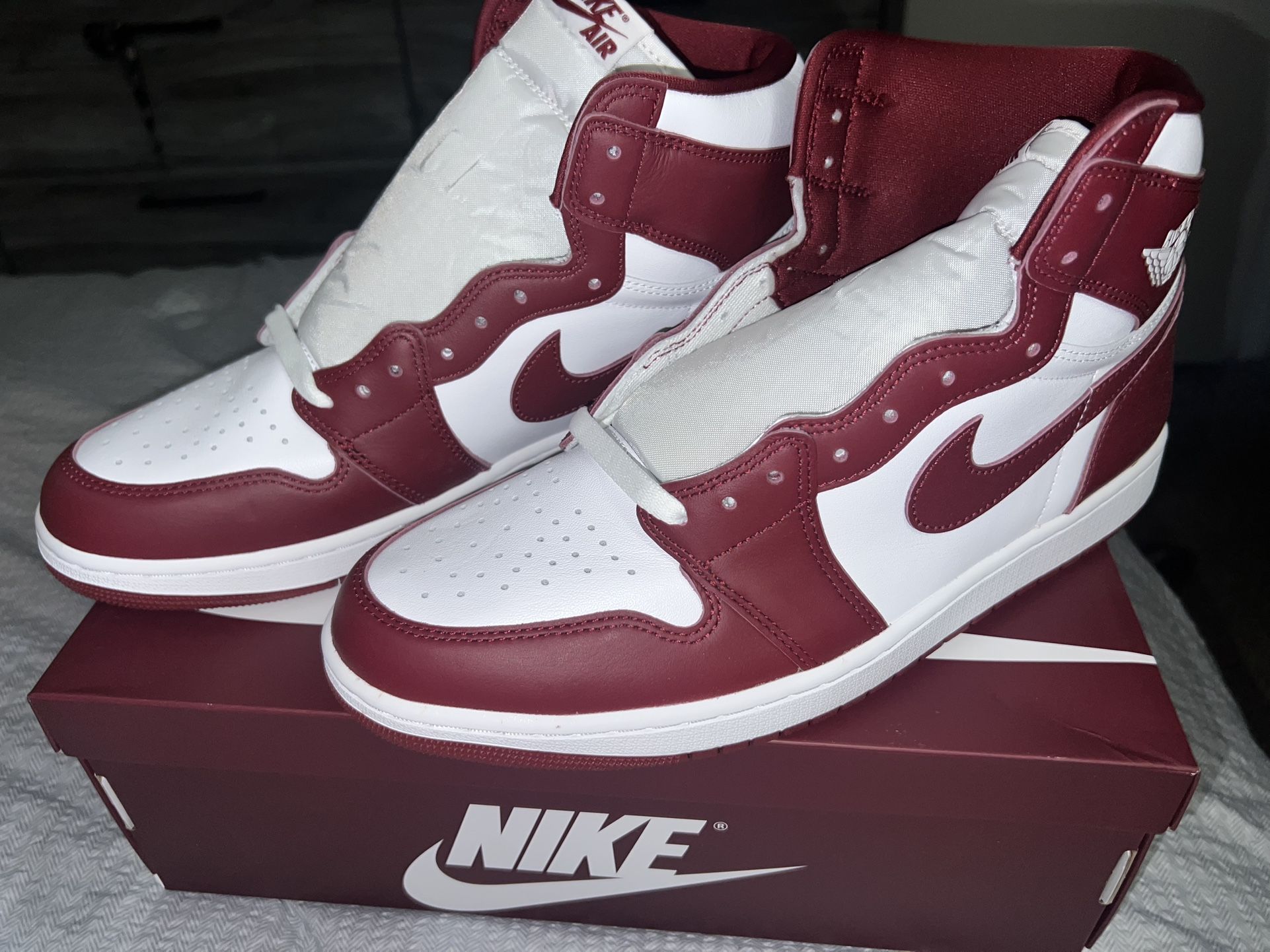 Air Jordan 1 Retro High OG “Artisanal Team” Red Size 12m
