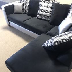 Stylish Chaise Couch With Pillows