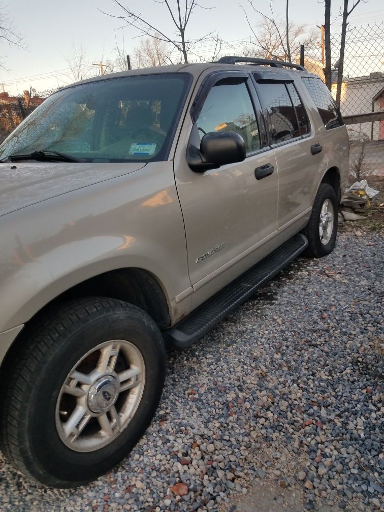 2004 Ford Explorer