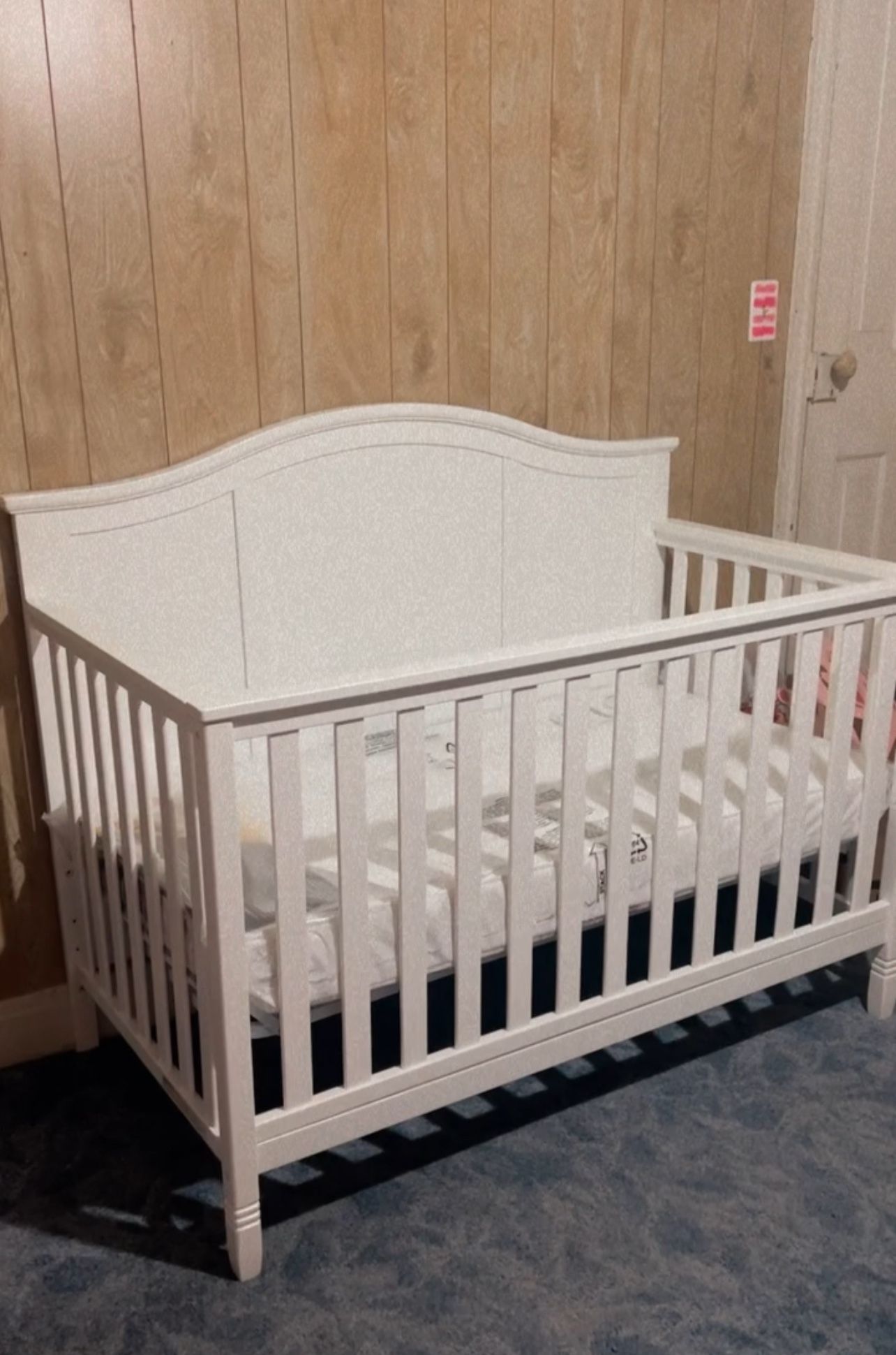 Delta Children / Crib