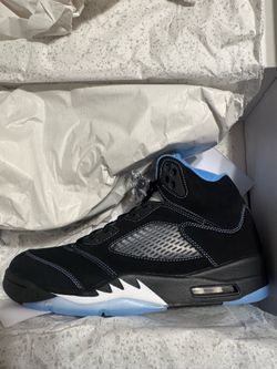 Jordan 5 black unc