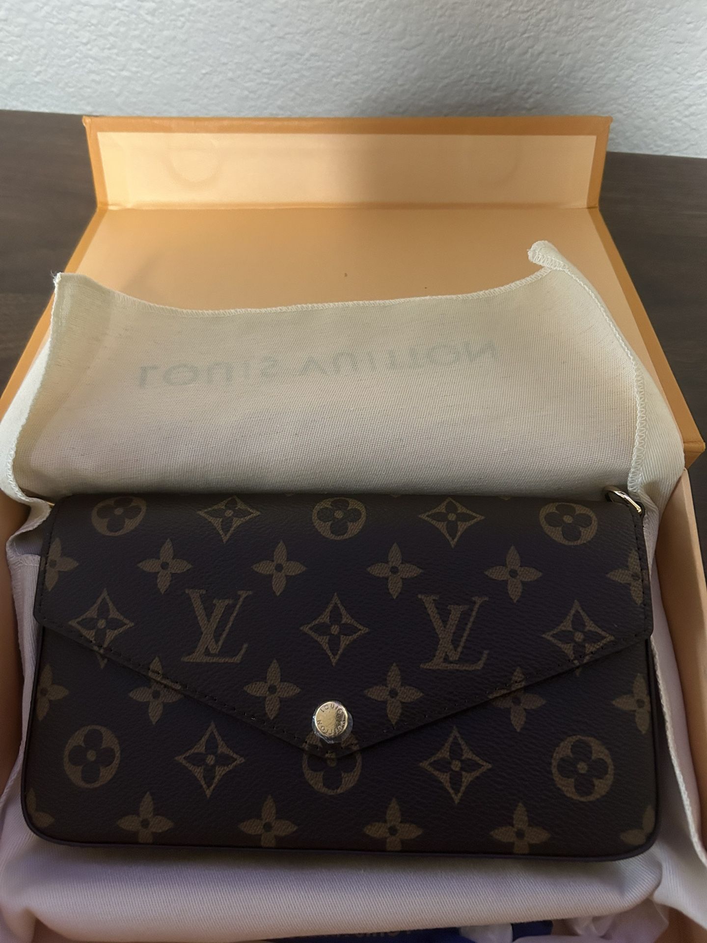 LV Purse Pochette Félicie