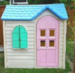FREE KIDS PLAYHOUSE
