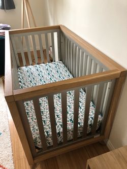 Romina Furniture New York Crib