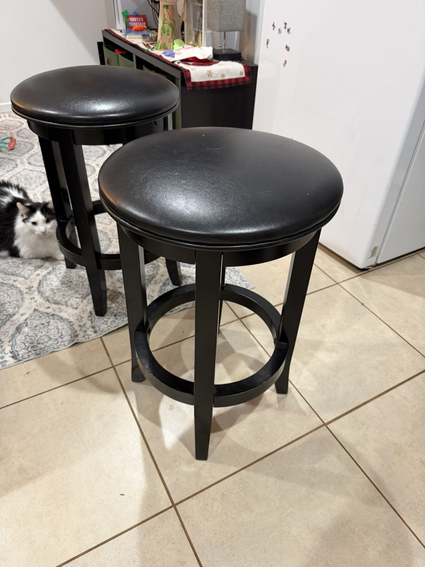 2 Counter Stools
