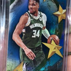 Giannis Antetokounmpo #ed /150 BUCKS