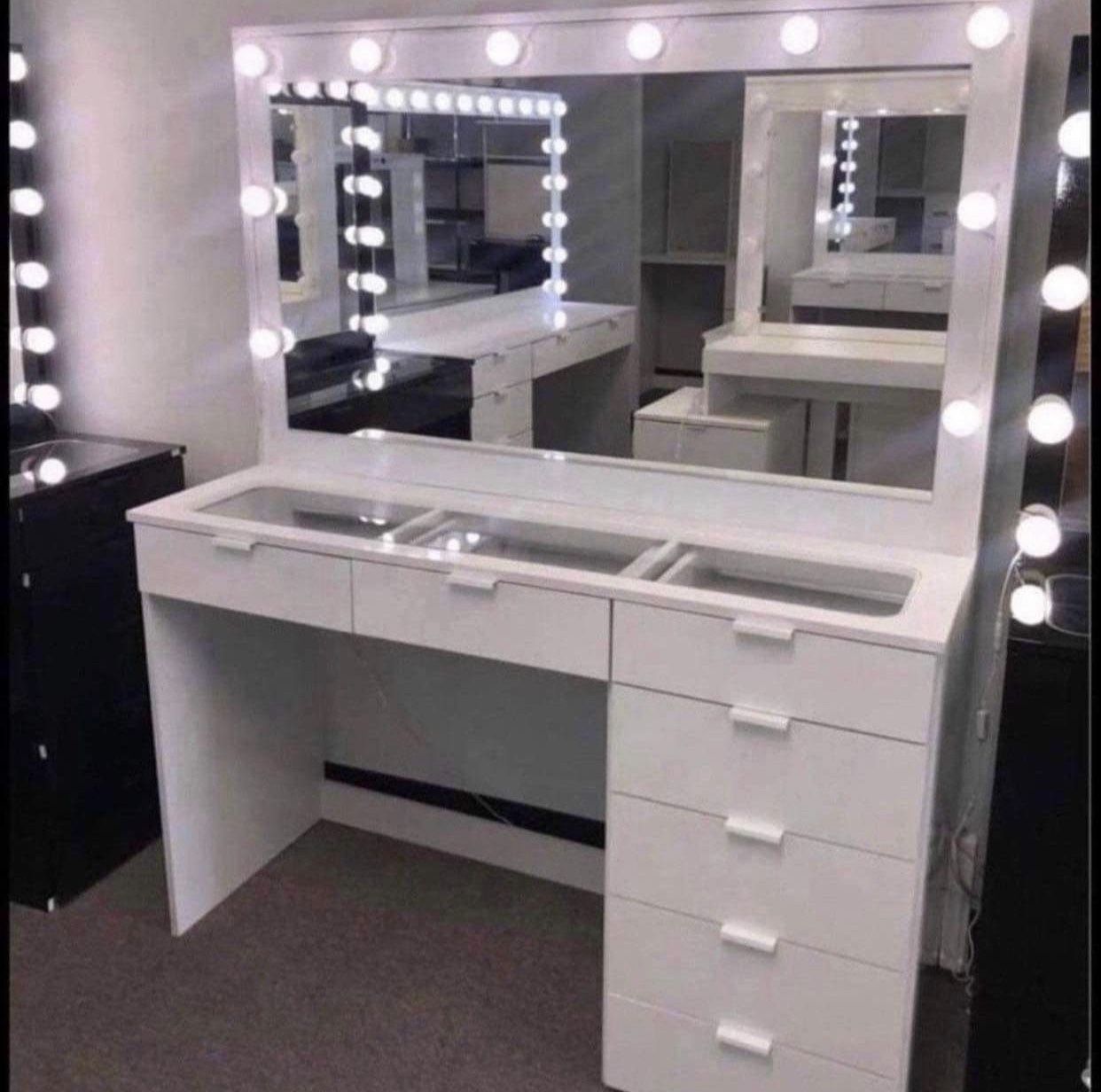 New Make Up Vanity Desk With Mirror And Lights for Sale in Houston, TX OfferUp