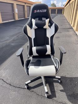 S racer black online and white gaming chair