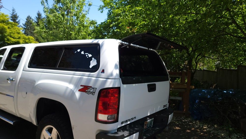 LEER TRUCK BED CANOPY for Sale in Portland, OR OfferUp