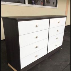 Dresser 8 drawers 