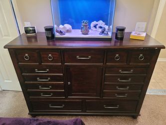 Dresser/TV Stand