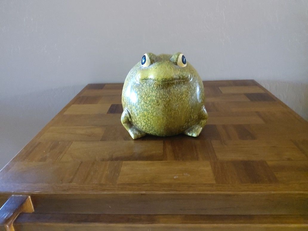 Puffy Frog Decor